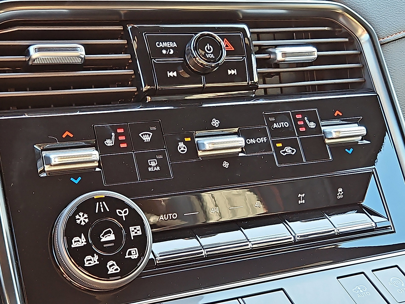 New 2026 Nissan Armada PRO-4X w/ Captain's Chari Seat Package image 12