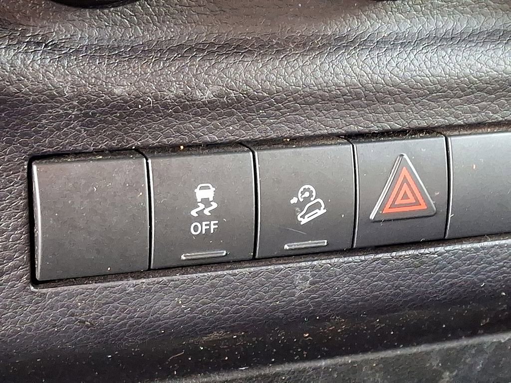 Used 2015 Jeep Wrangler Freedom Edition image 24