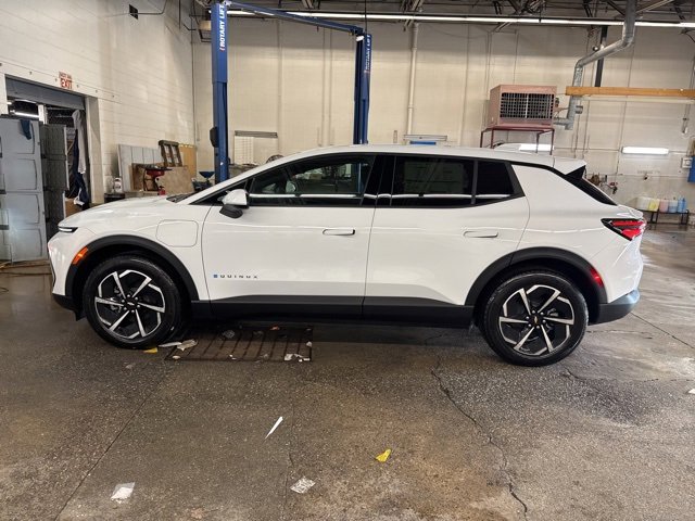 New 2026 Chevrolet Equinox EV LT image 3