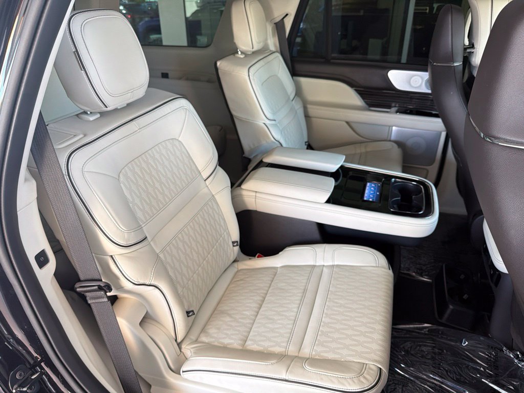 Used 2024 Lincoln Navigator Black Label AWD/4WD image 31