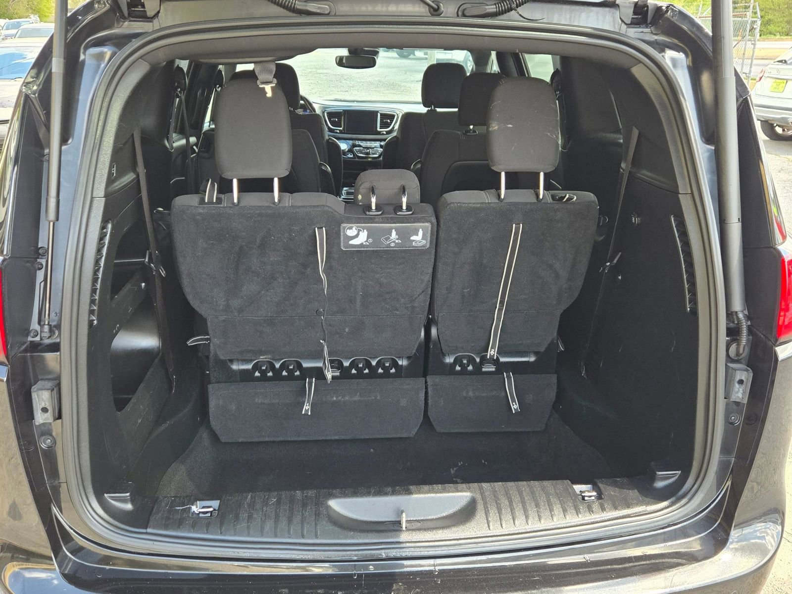 Used 2019 Chrysler Pacifica Touring Plus image 12