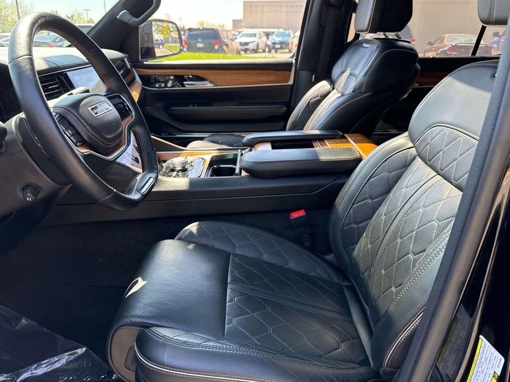 Used 2022 Jeep Grand Wagoneer Series III image 6