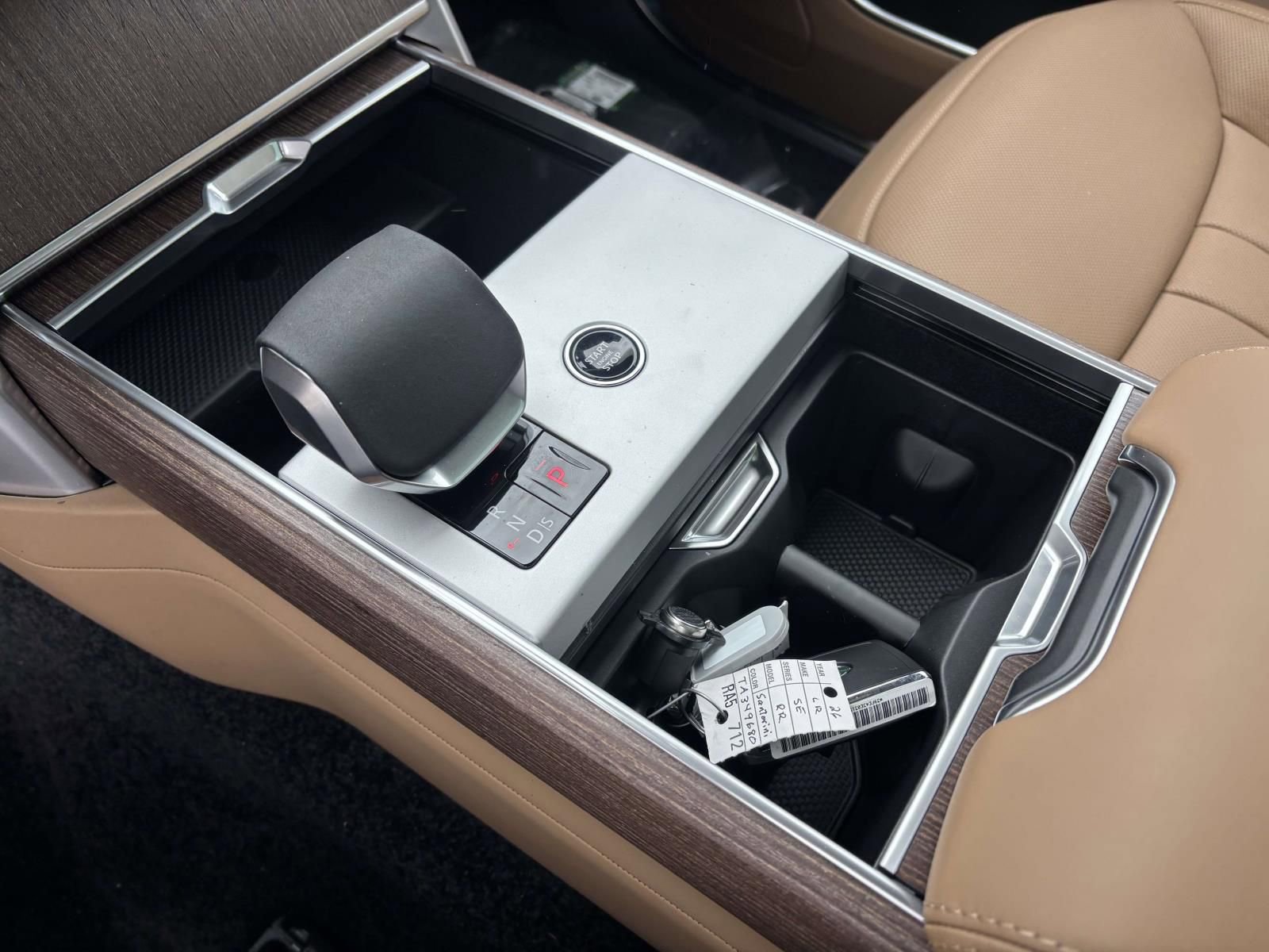 New 2026 Land Rover Range Rover SE image 18