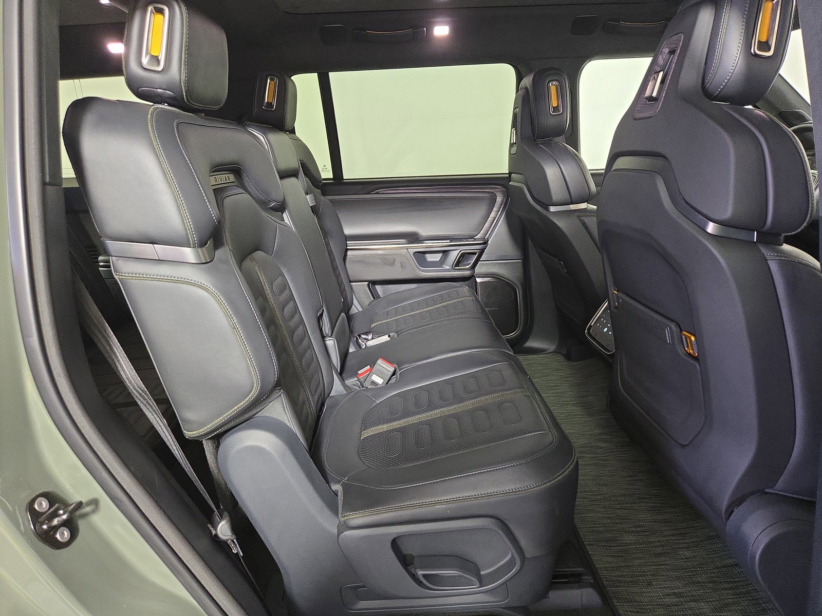 Used 2022 Rivian R1S Launch Edition image 23