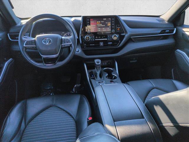 Used 2022 Toyota Highlander XSE image 19