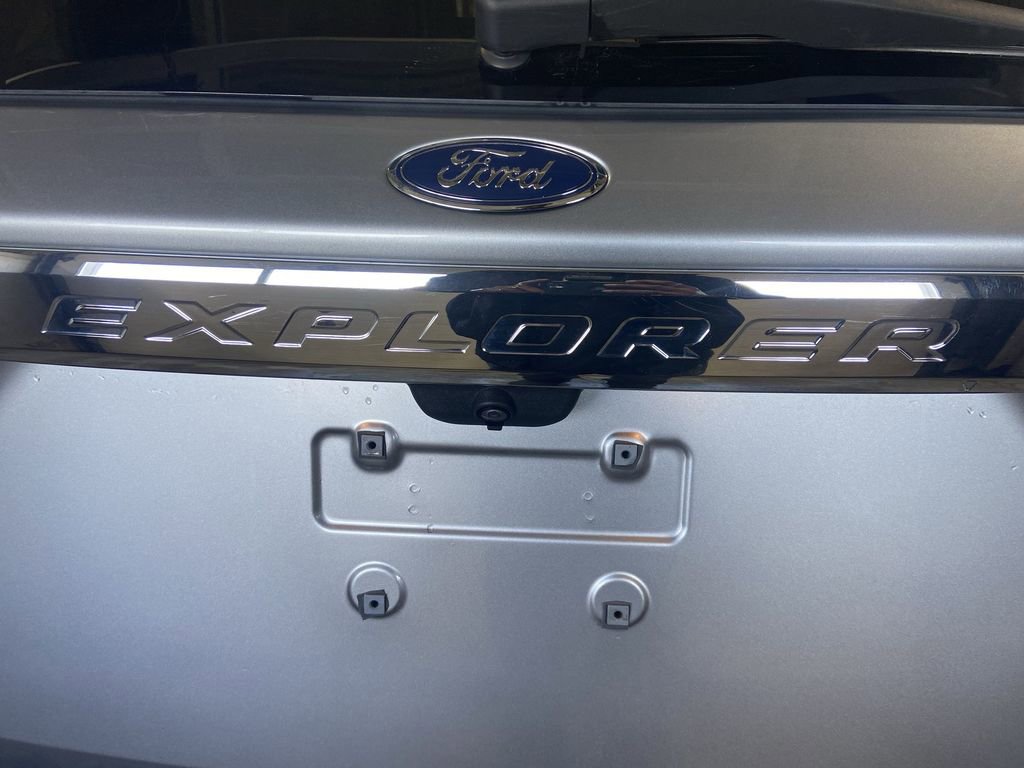Used 2021 Ford Explorer XLT w/ Equipment Group 202A image 31
