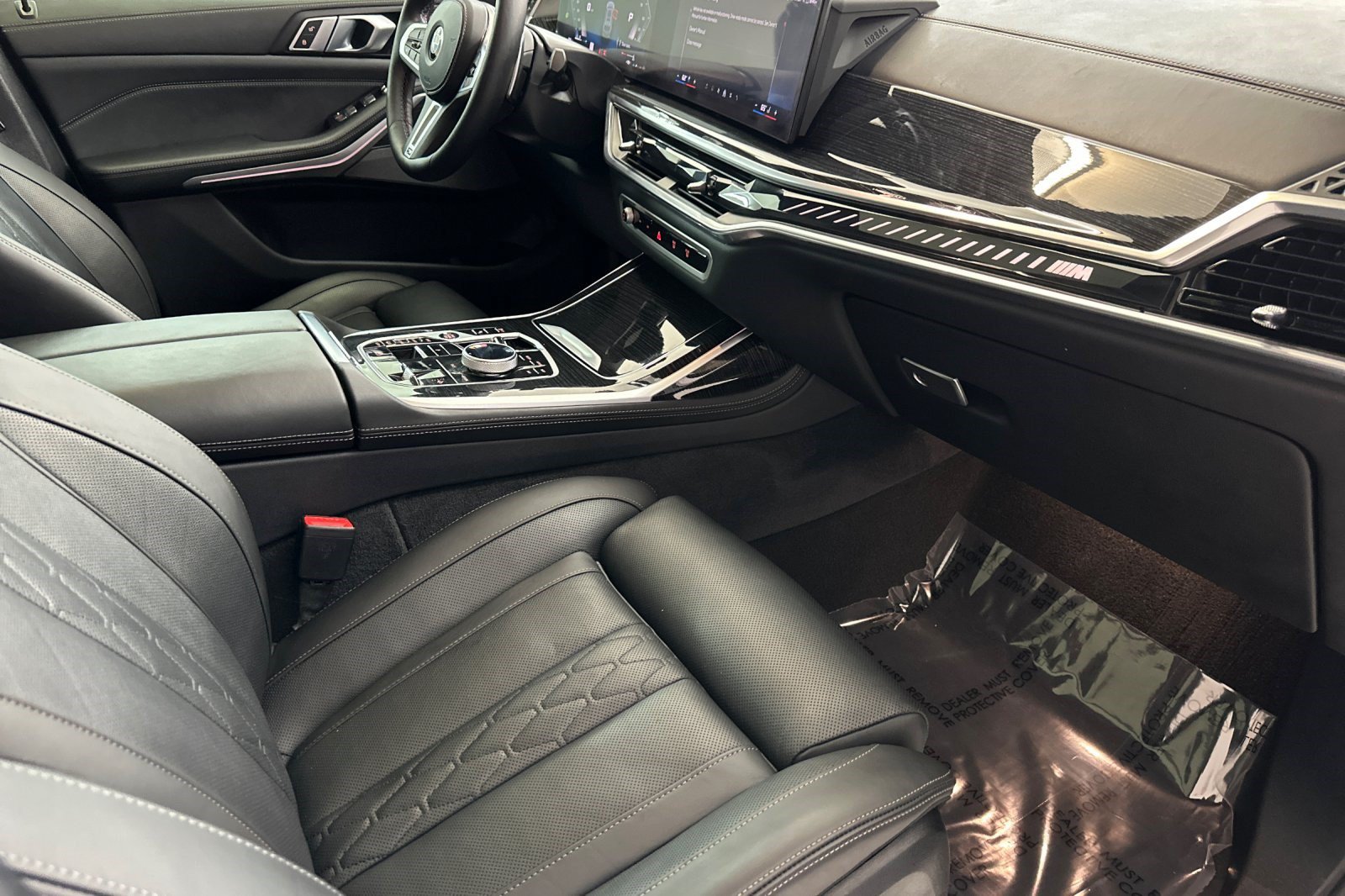 Certified 2025 BMW X7 M60i AWD/4WD image 33