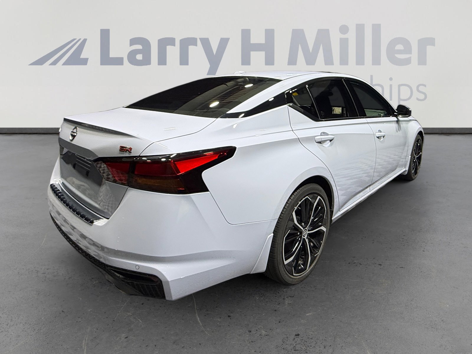 Certified 2023 Nissan Altima 2.5 SR w/ SR Premium Package FWD image 5