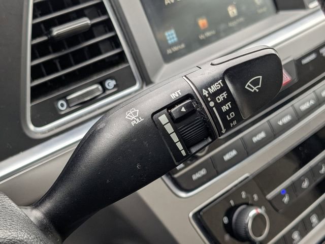 Used 2017 Hyundai Sonata SE image 29