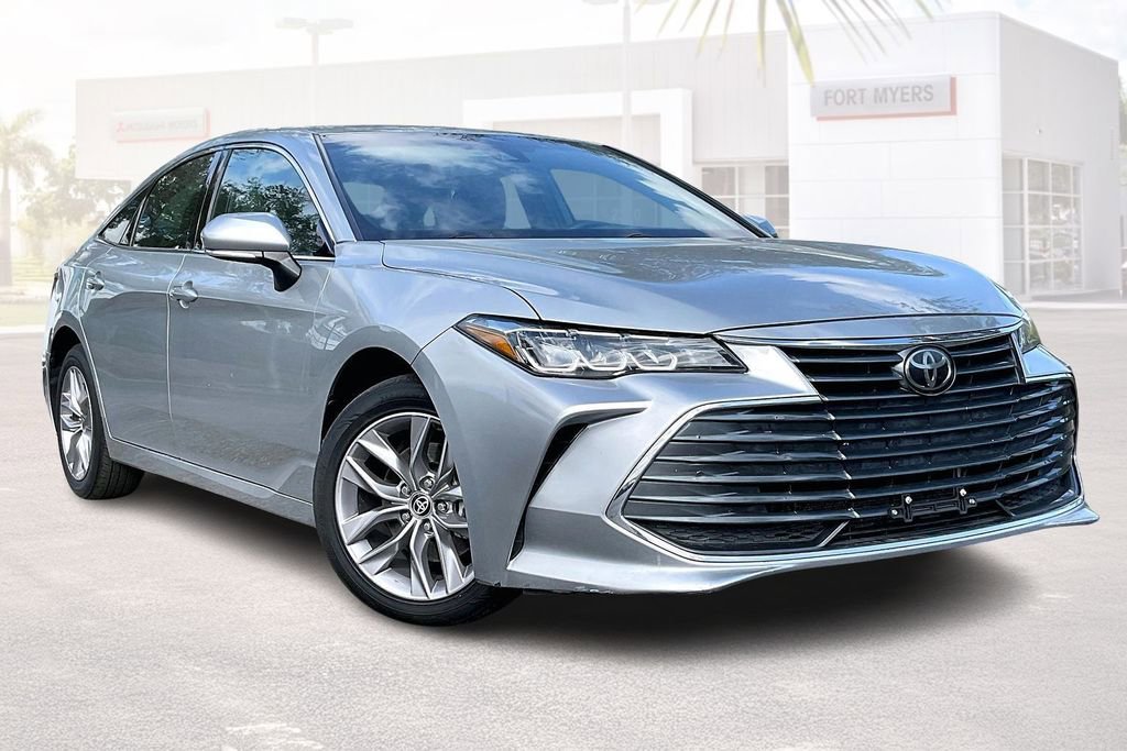 Used 2021 Toyota Avalon XLE FWD image 1