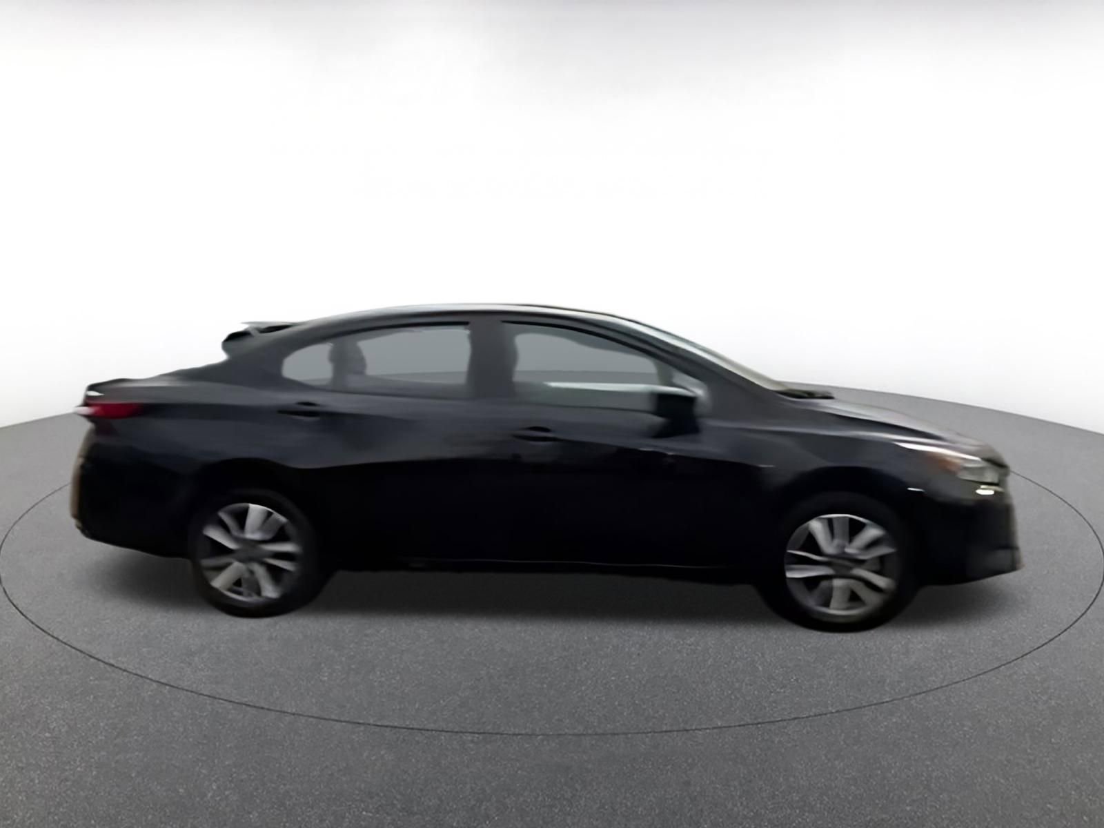 Used 2025 Nissan Versa SV image 8