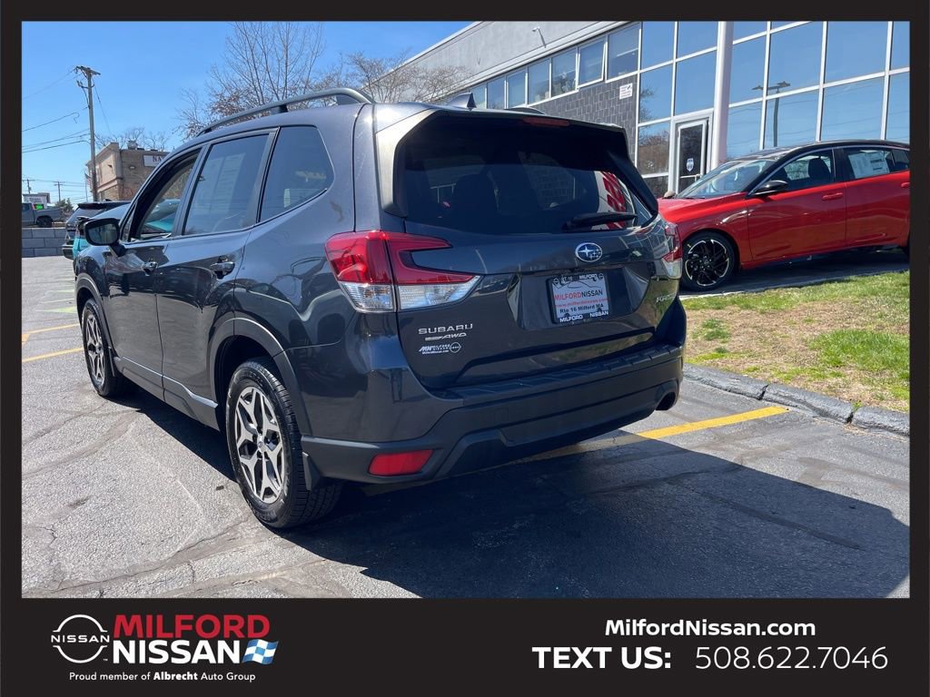 Used 2019 Subaru Forester Premium image 2