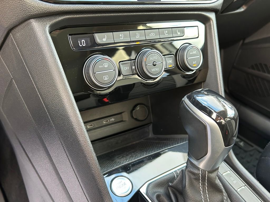 Used 2022 Volkswagen Taos SEL w/ Panoramic Sunroof Package image 25