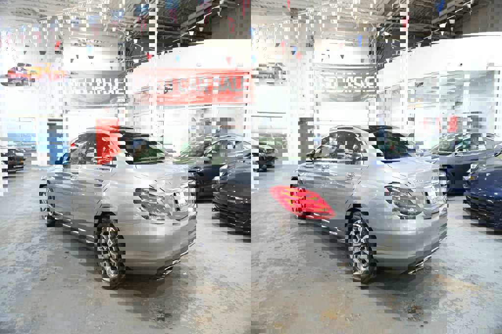 Used 2015 Mercedes-Benz C 300 4MATIC Sedan image 8