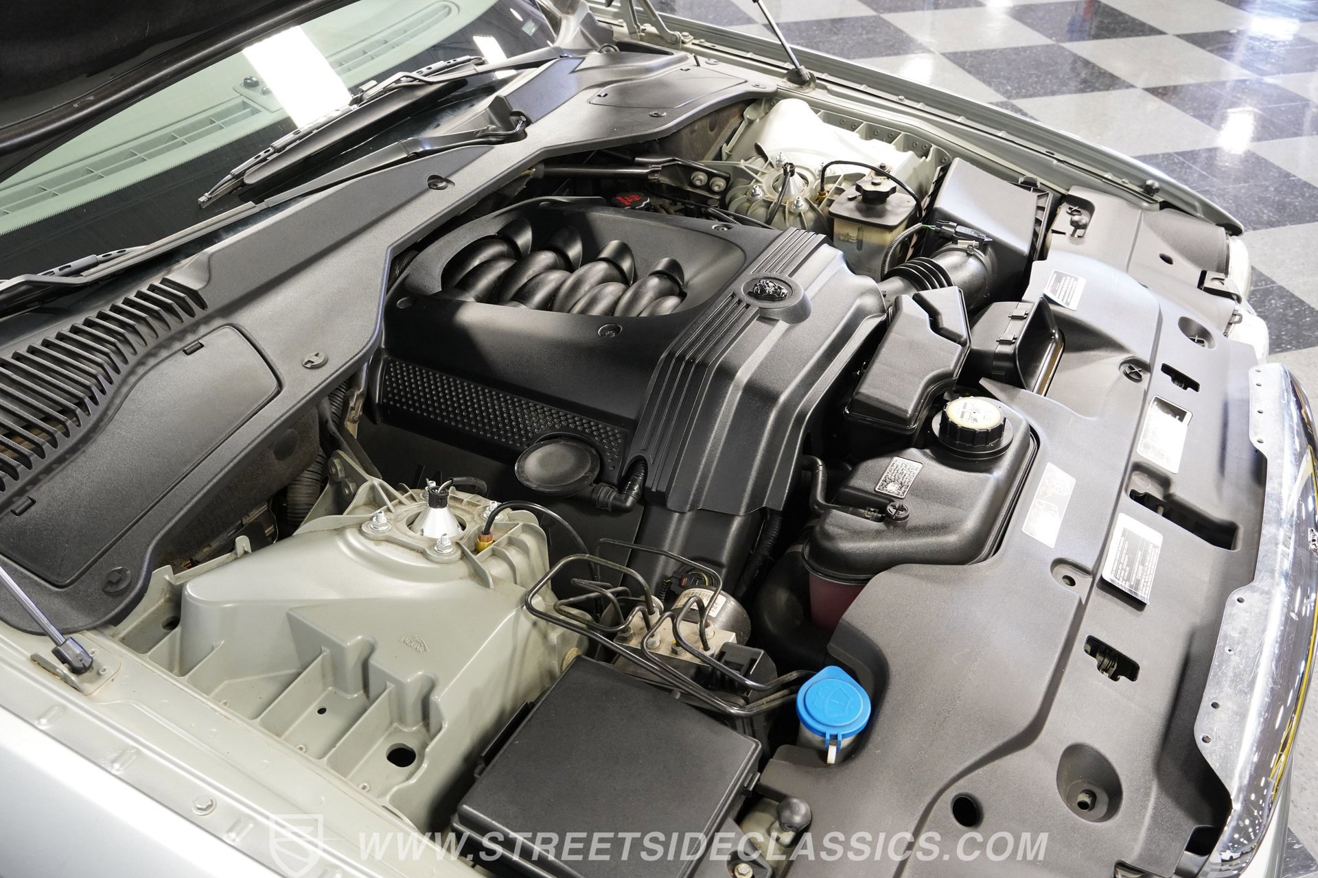 Used 2004 Jaguar XJ8 image 35