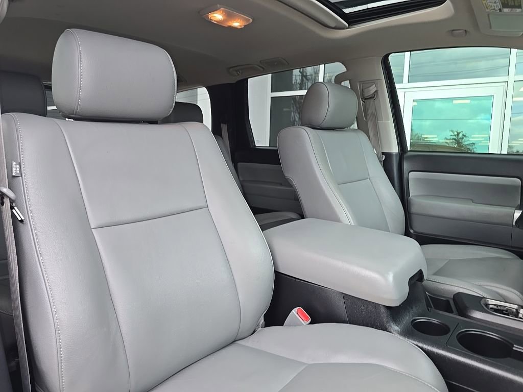 Used 2019 Toyota Sequoia SR5 w/ Premium Package image 33