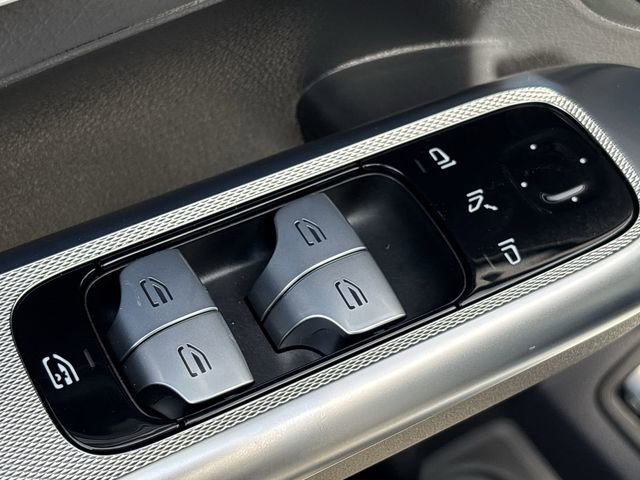 Used 2026 Mercedes-Benz GLC 350e GLC 350e image 20