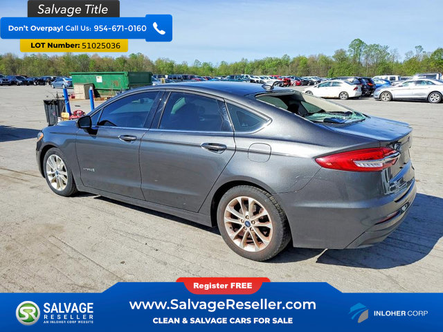 Used 2019 Ford Fusion SE FWD image 3