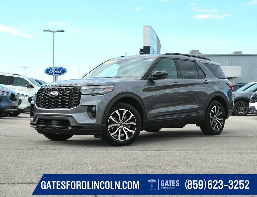 Used 2025 Ford Explorer ST-Line RWD image 1