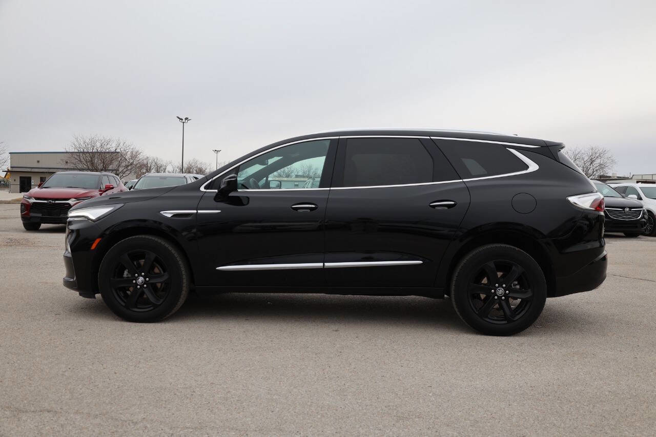 Used 2023 Buick Enclave Essence w/ Sport Touring Edition AWD/4WD image 8