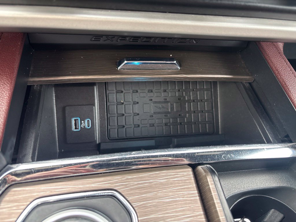Used 2024 Ford Expedition Limited AWD/4WD image 21