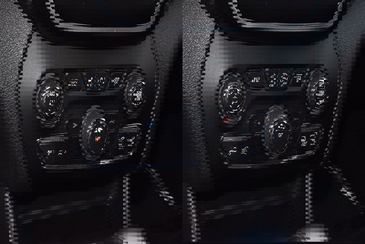 Used 2021 Jeep Cherokee Latitude image 29