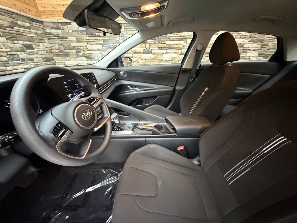 Certified 2023 Hyundai Elantra SEL image 11