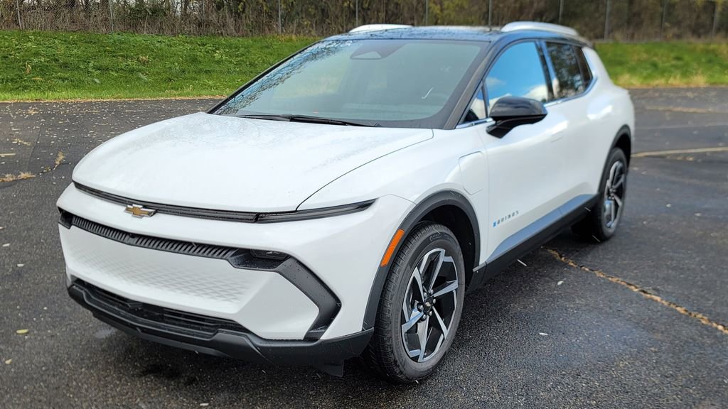 New 2026 Chevrolet Equinox EV LT image 3