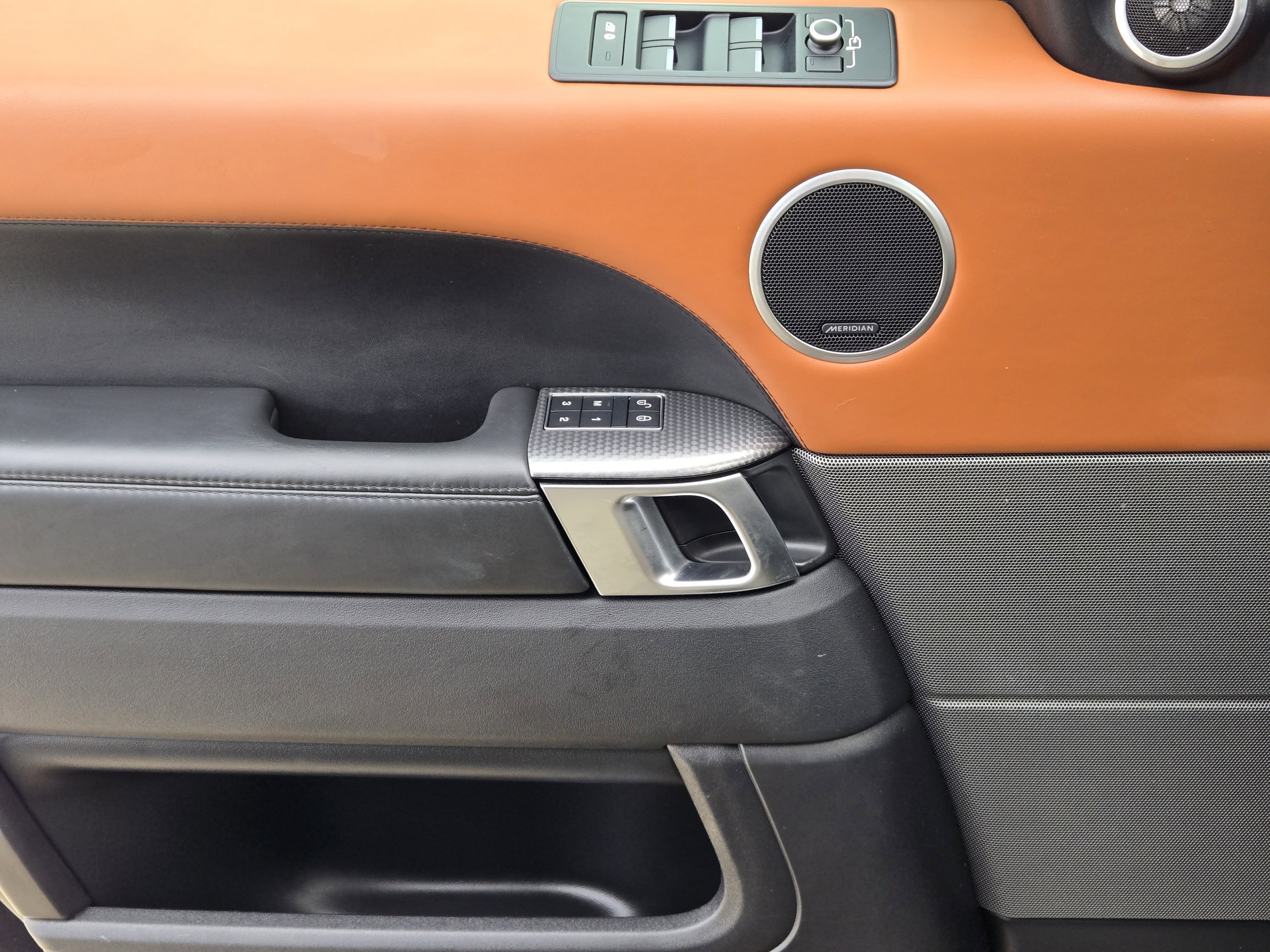 Used 2017 Land Rover Range Rover Sport SVR image 22