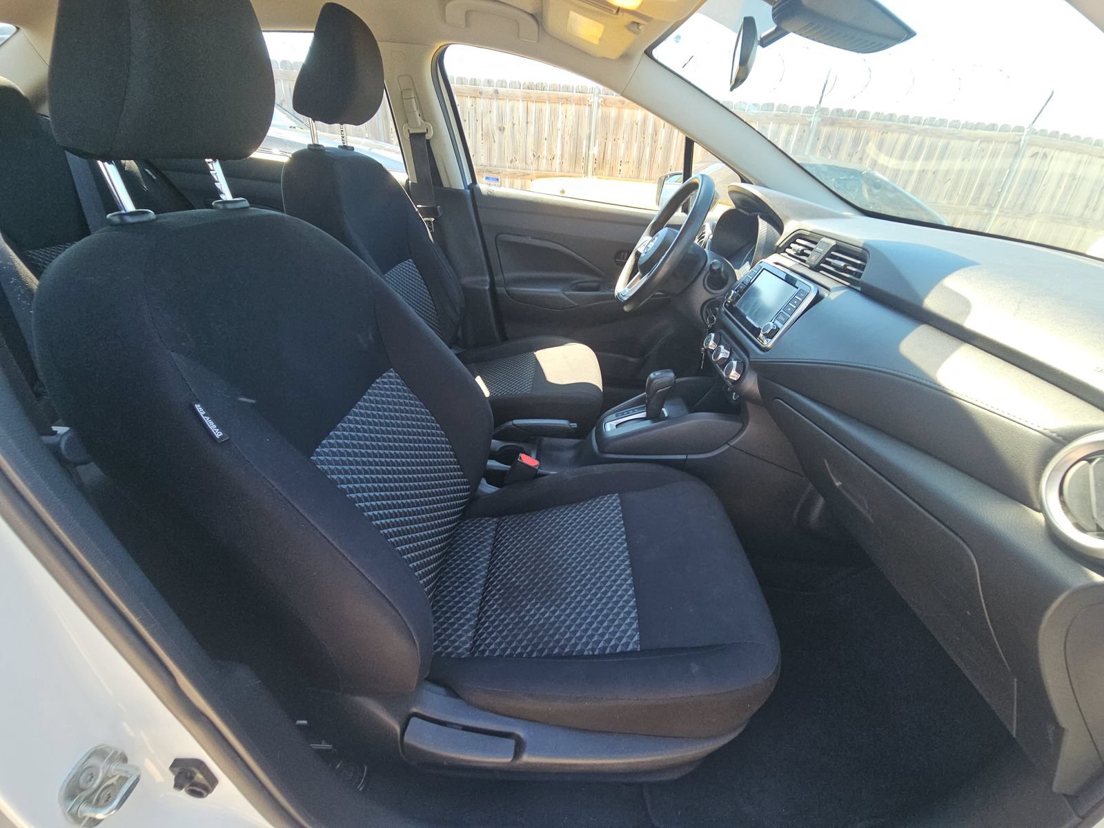 Used 2022 Nissan Versa S FWD image 10