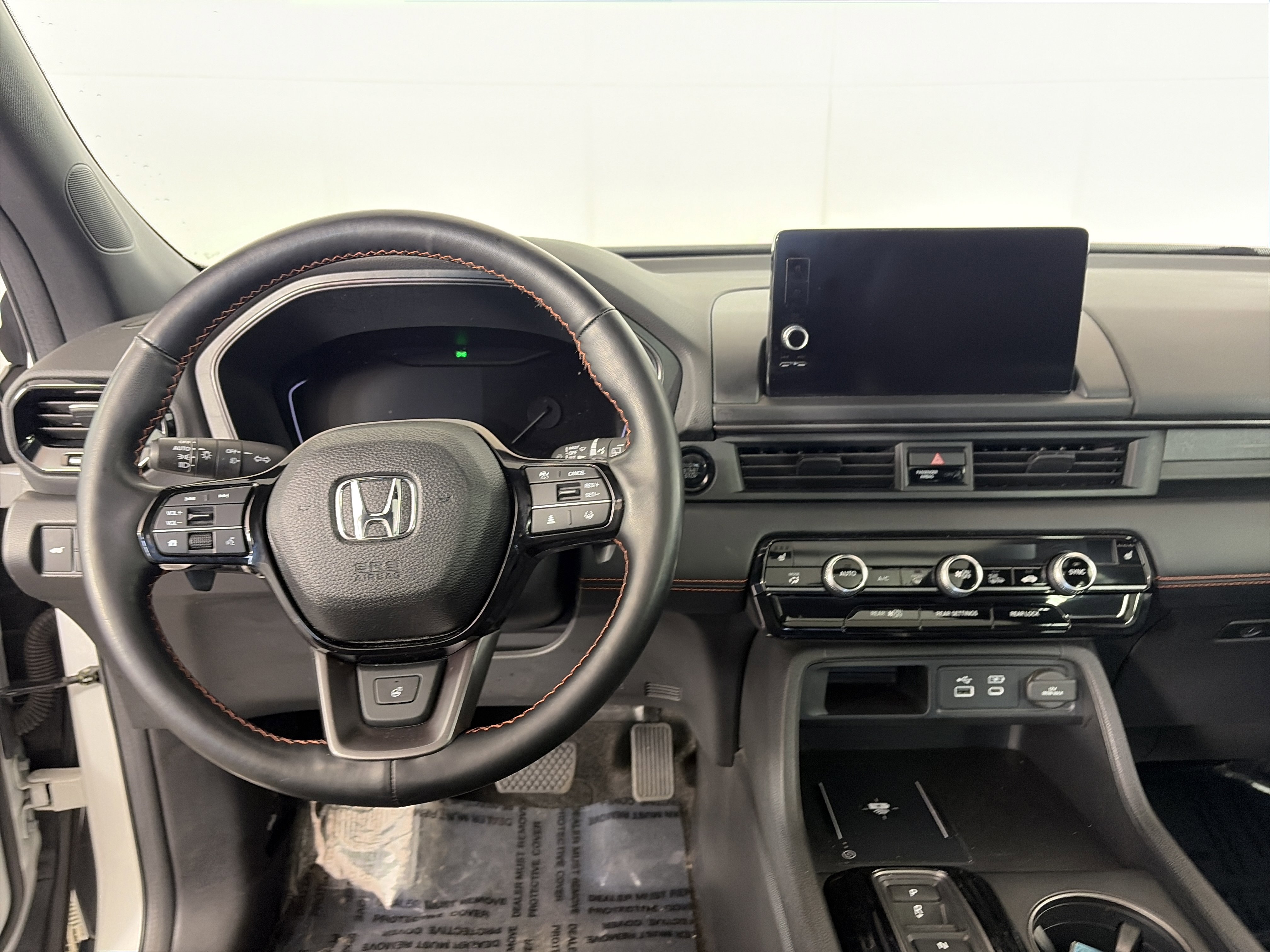 Used 2023 Honda Pilot TrailSport image 3