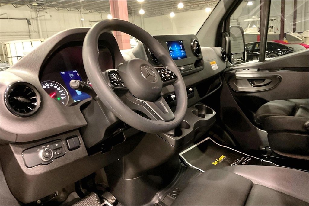 Used 2023 Mercedes-Benz Sprinter 2500 image 12