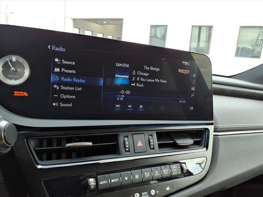 Used 2022 Lexus ES 350 Ultra Luxury w/ Accessory Package 2 FWD image 19