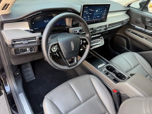 Used 2024 Lincoln Corsair AWD image 10