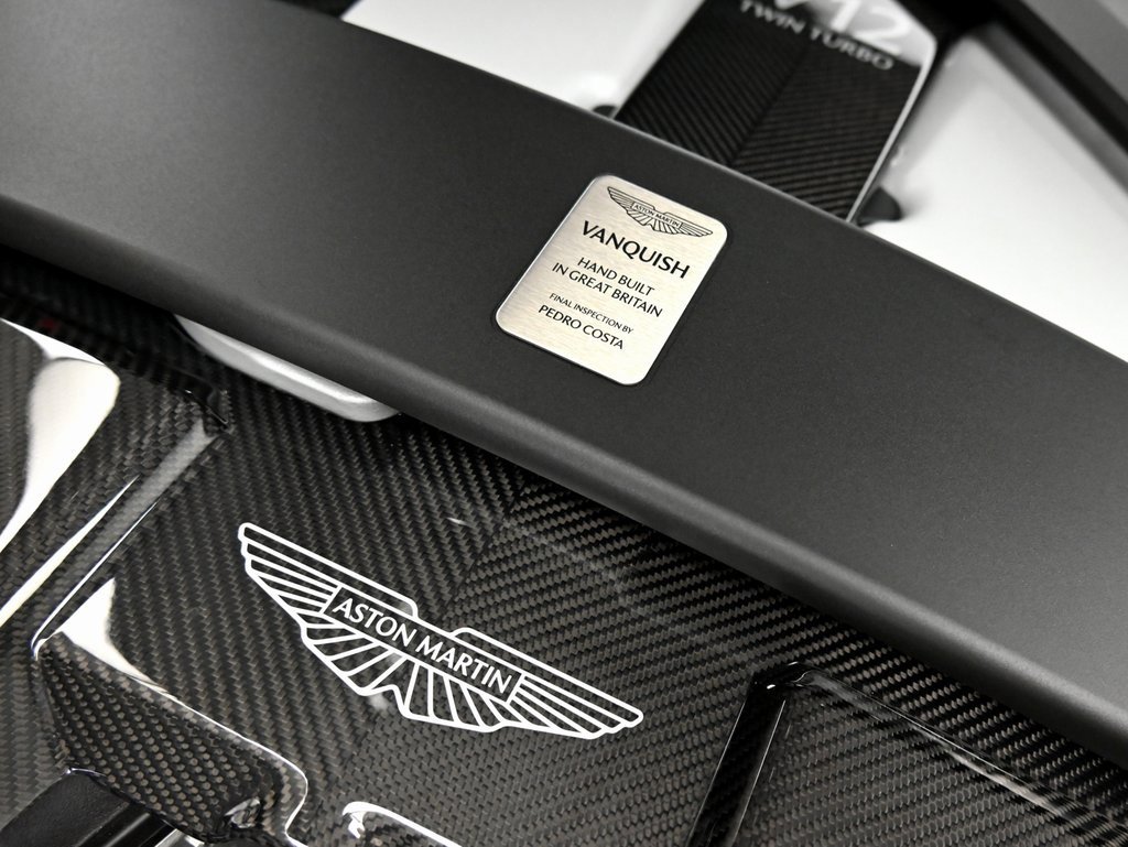 Used 2025 Aston Martin Vanquish image 38