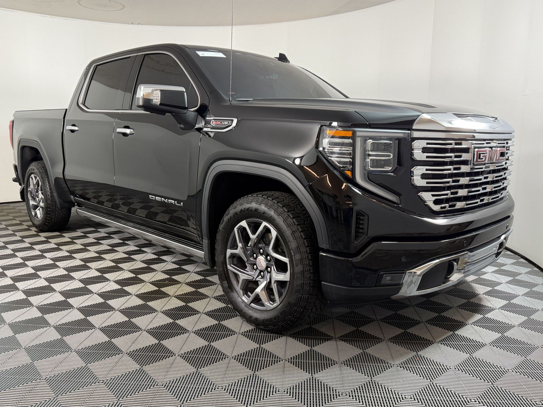 Used 2026 GMC Sierra 1500 Denali w/ Denali Reserve Package AWD/4WD image 25