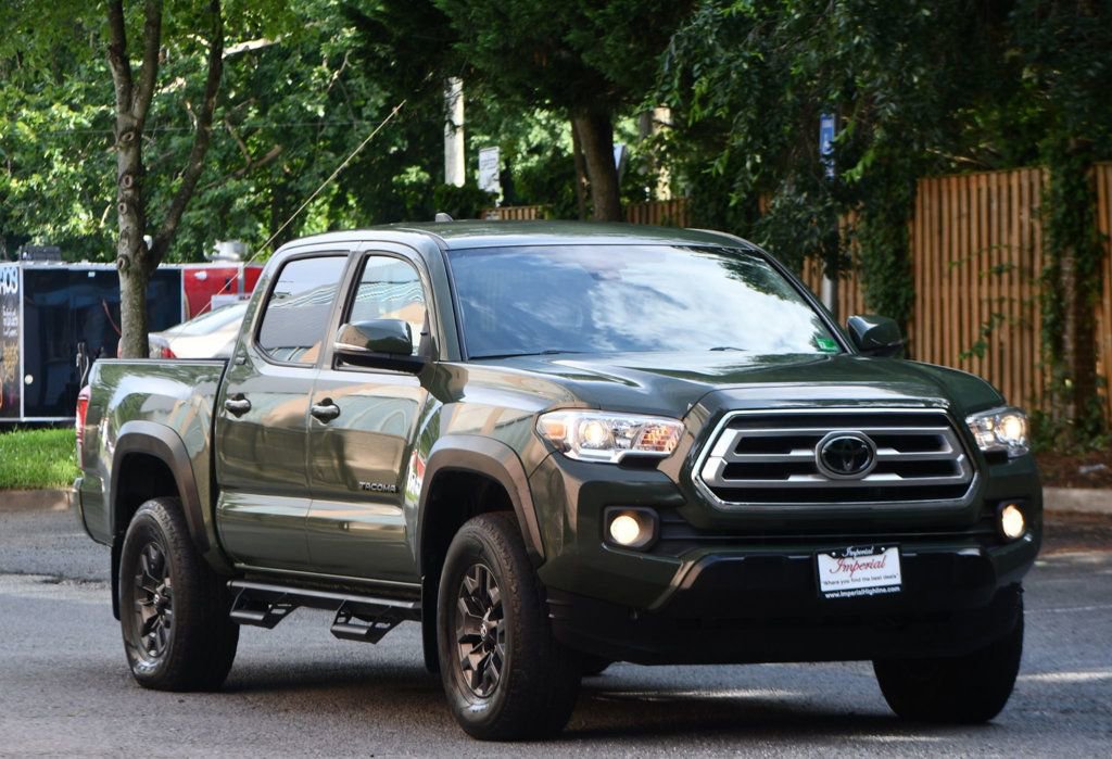 Used 2021 Toyota Tacoma SR5 w/ Trail Edition image 4