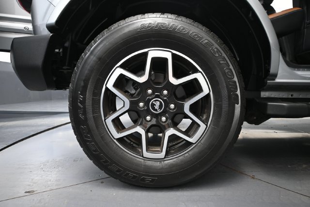 Used 2023 Ford Bronco Outer Banks AWD/4WD image 12