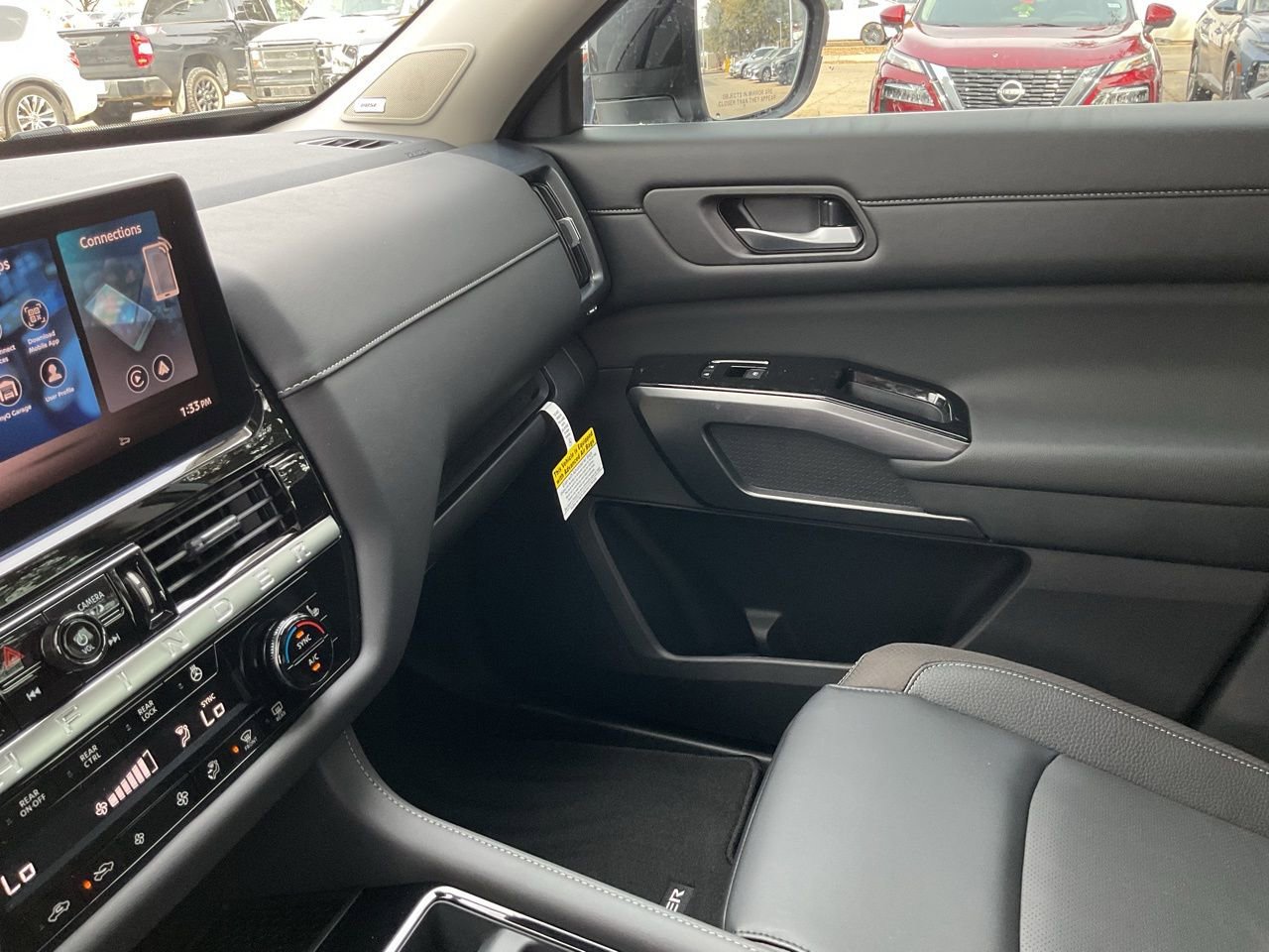 New 2026 Nissan Pathfinder SL w/ SL Premium Package AWD/4WD image 42