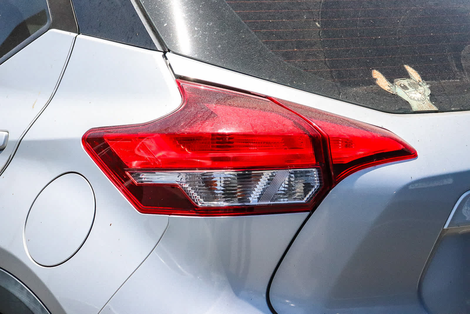 Used 2018 Nissan Kicks SV FWD image 11