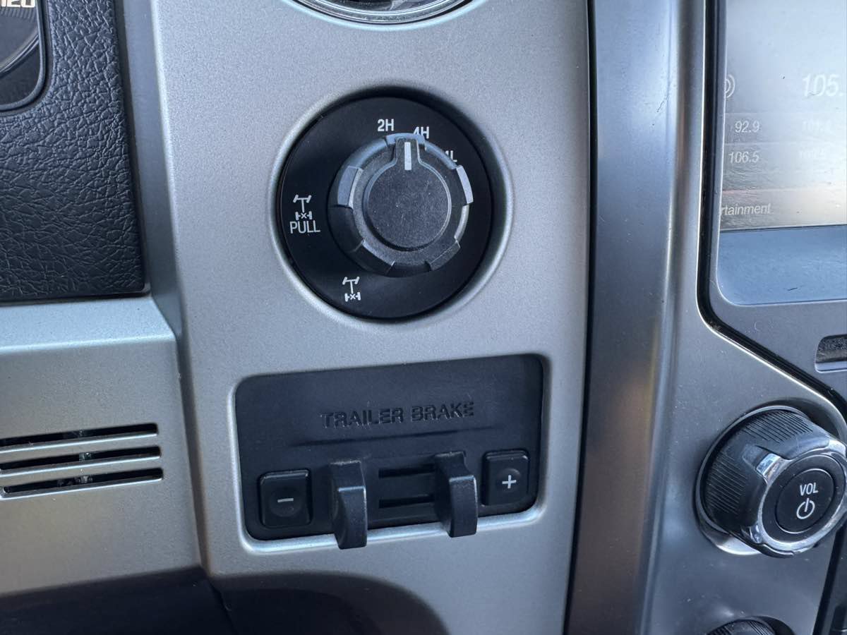 Used 2014 Ford F150 FX4 w/ Equipment Group 402A Luxury AWD/4WD image 28