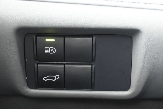 Used 2021 Toyota Highlander XLE FWD image 26