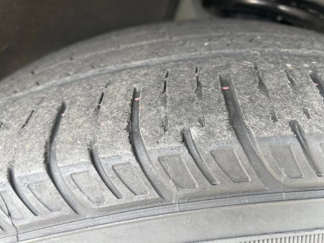 Used 2023 Buick Enclave Essence AWD/4WD image 30