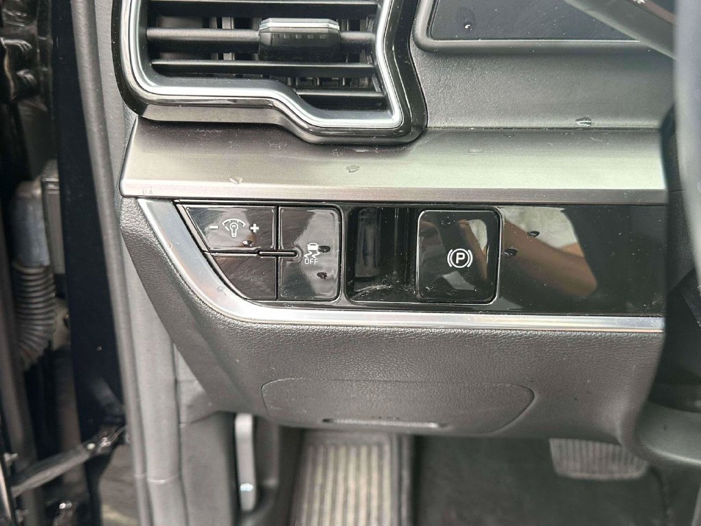 Used 2024 Kia Sportage EX AWD/4WD image 20