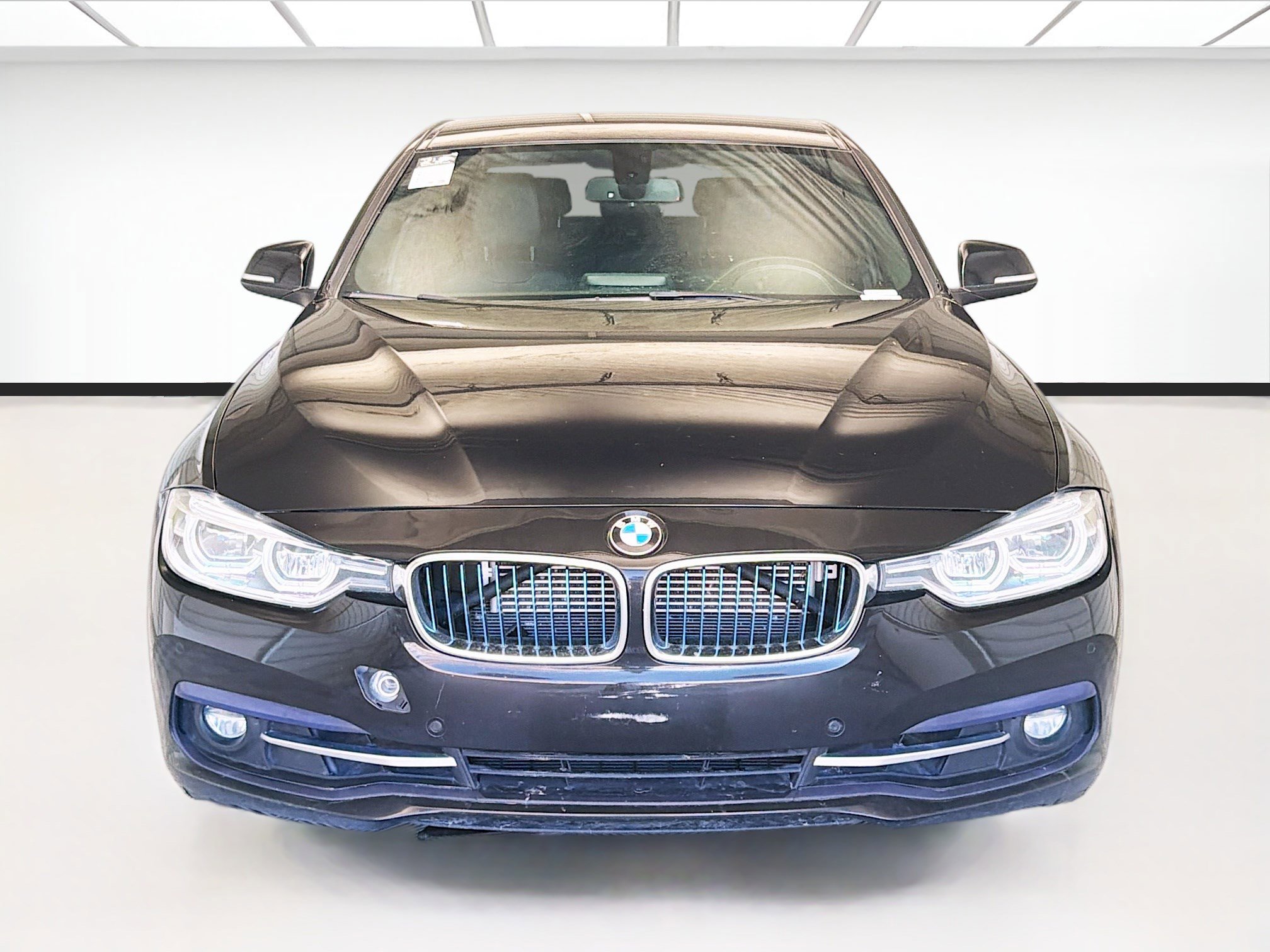 Used 2018 BMW 330e image 2