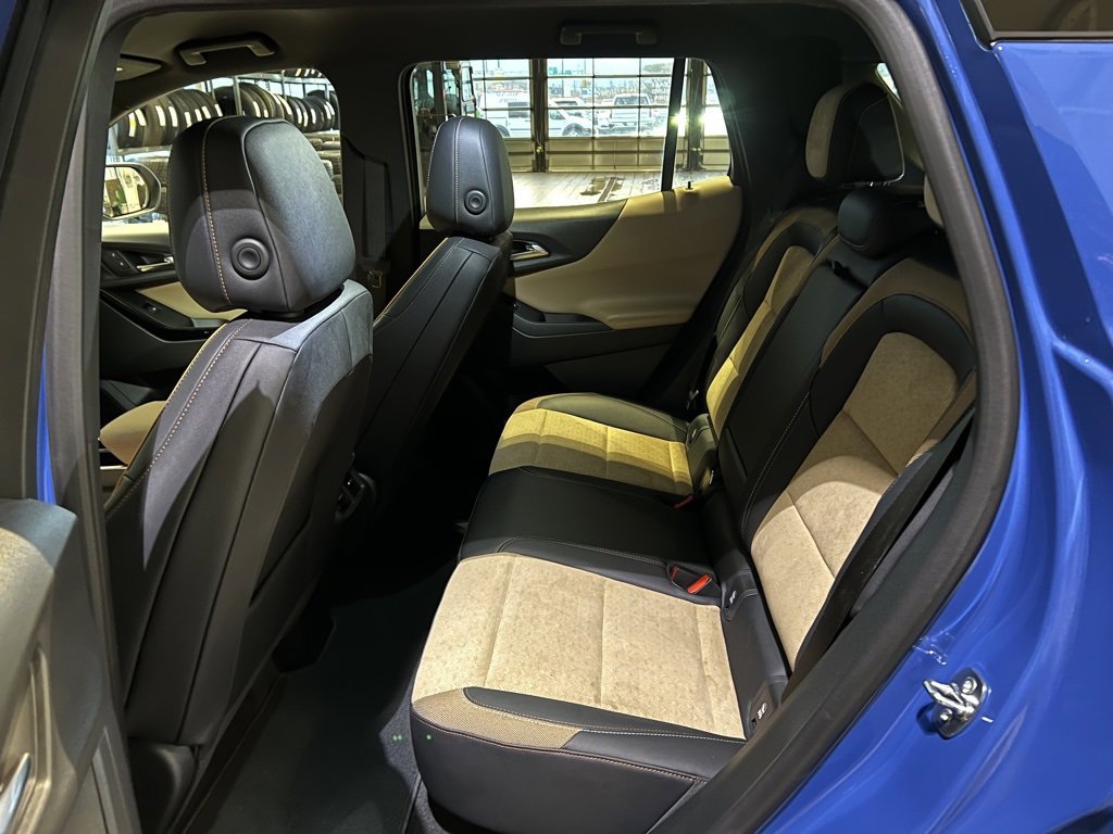 New 2025 Chevrolet Equinox ACTIV w/ Safety and Technology Package image 21