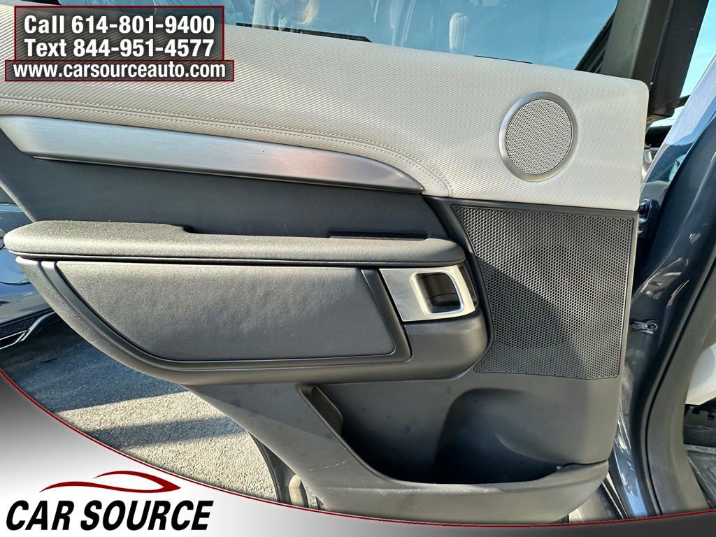 Used 2025 Land Rover Discovery Dynamic SE AWD/4WD image 14