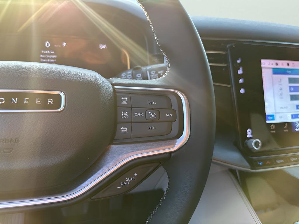 New 2025 Jeep Wagoneer 4WD w/ Convenience Group I image 31