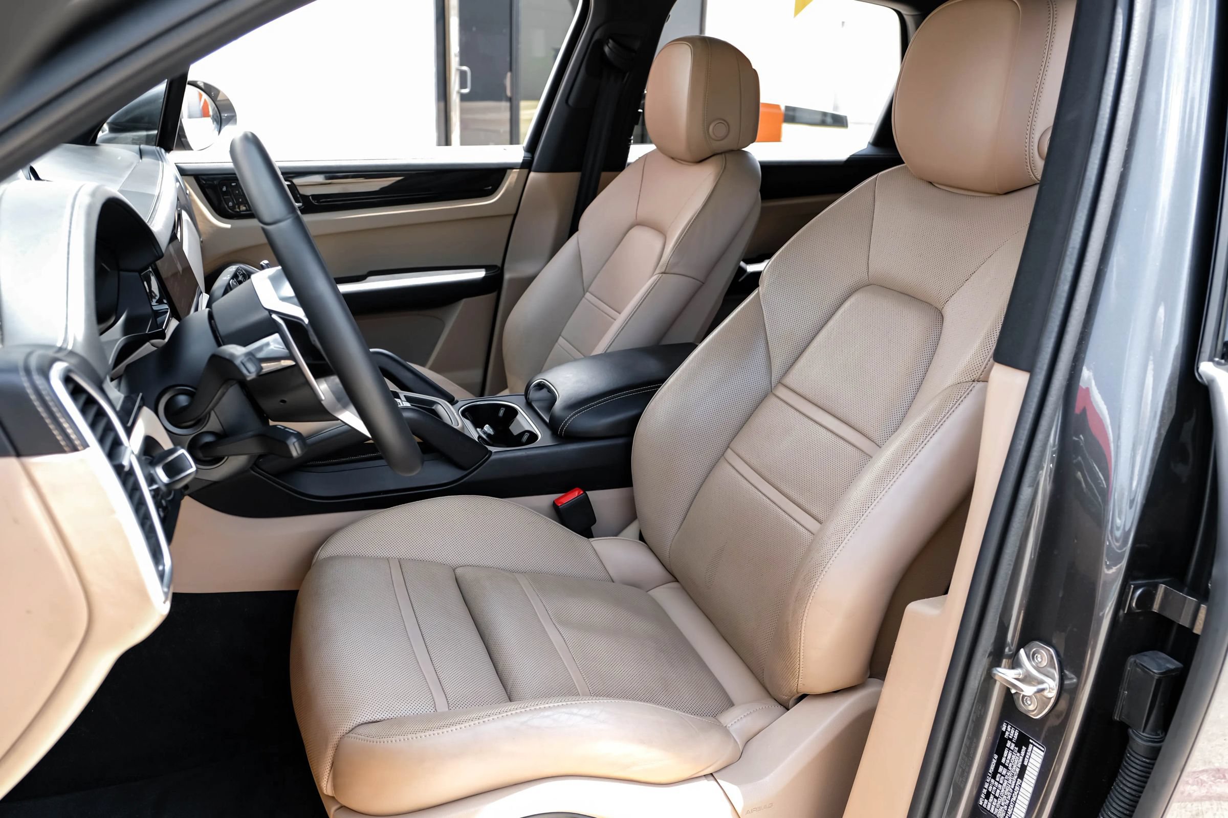 Used 2021 Porsche Cayenne S AWD/4WD image 31