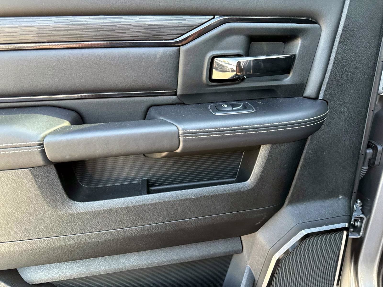 Used 2024 RAM 2500 4x4 Crew Cab image 11